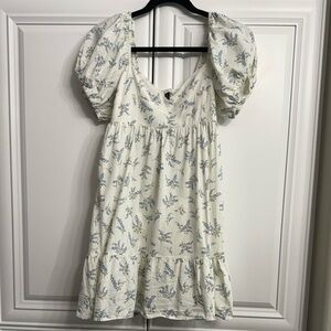 Divided Size Medium Cream/Floral Mini Dress Short Puff Sleeves Sweetheart Neck